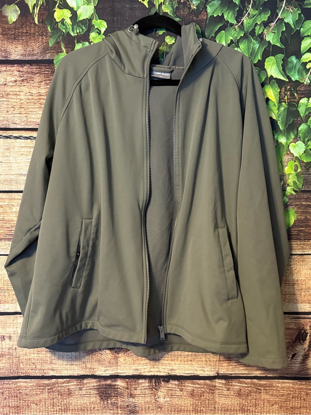 32 Degrees Soft Shell Jacket - Picture 9 of 10